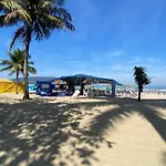 Apartamento Agradavel Em Santos Na Rua Da Praia.